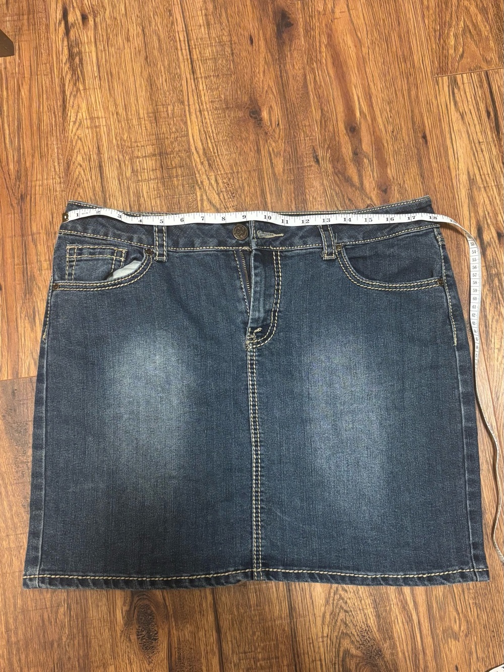 Vintage Y2K mid rise denim skirt